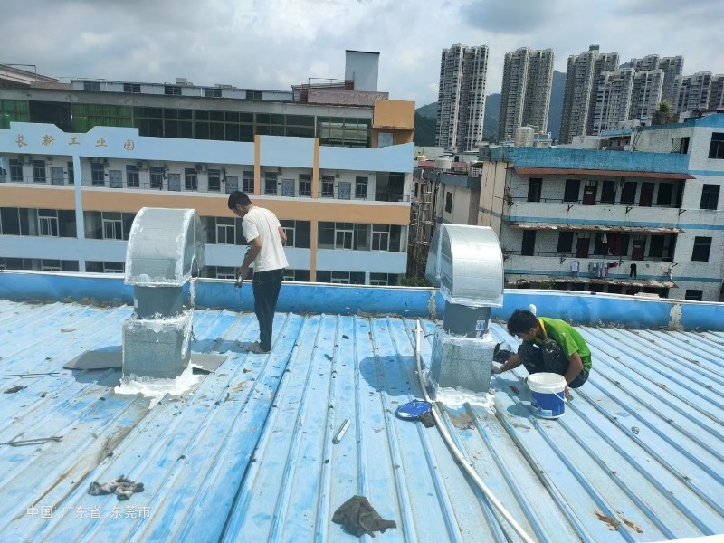 博爱钢结构屋面涂料维修方法